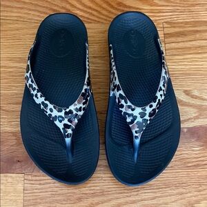 OOFOS OOlala Limited Edition Comfort Sandals